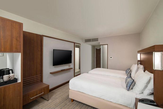 Imagen de la habitación del Hotel Courtyard by Marriott Inverness Airport. Foto 18