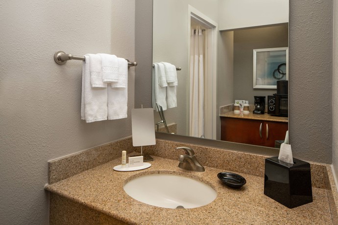 Imagen de la habitación del Hotel Courtyard by Marriott Jacksonville Mayo Clinic Campus/Beaches. Foto 8