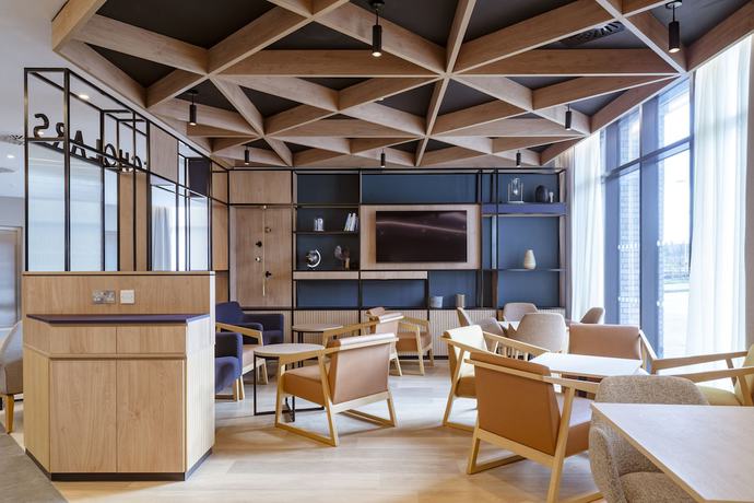 Imagen del bar/restaurante del Hotel Courtyard by Marriott Keele Staffordshire. Foto 2