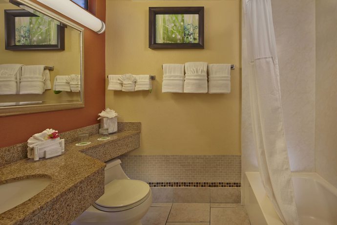 Imagen de la habitación del Hotel Courtyard by Marriott Key West Waterfront. Foto 8