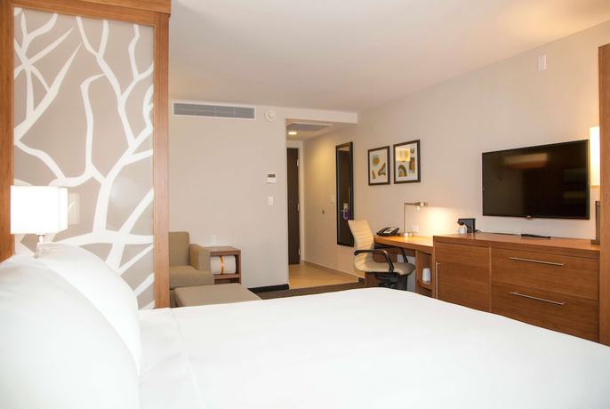 Imagen de la habitación del Hotel Courtyard by Marriott La Paz Baja California Sur. Foto 11