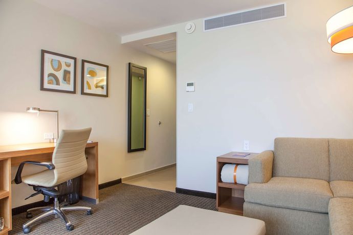 Imagen de la habitación del Hotel Courtyard by Marriott La Paz Baja California Sur. Foto 14