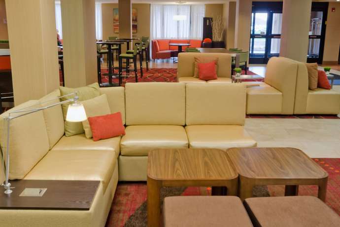 Imagen de los interiores del Hotel Courtyard by Marriott Layton. Foto 12