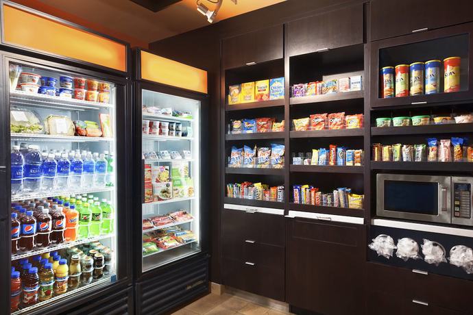Imagen de los interiores del Hotel Courtyard by Marriott Layton. Foto 13