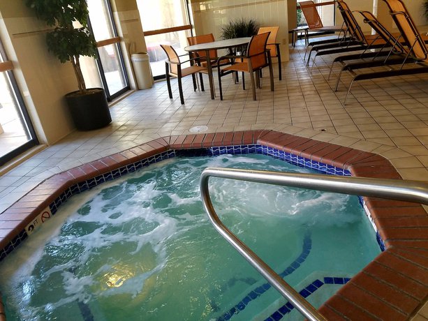 Imagen de la piscina del Hotel Courtyard by Marriott Layton. Foto 20