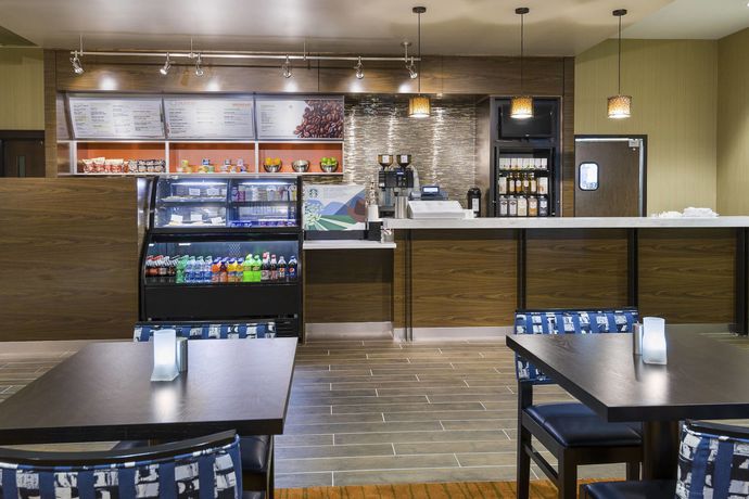 Imagen del bar/restaurante del Hotel Courtyard by Marriott Little Rock Downtown. Foto 2