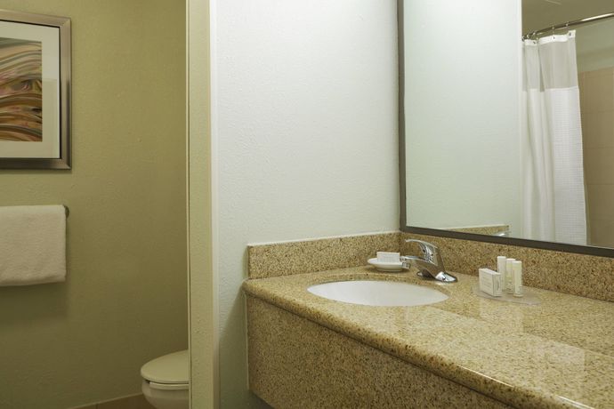 Imagen de la habitación del Hotel Courtyard by Marriott Little Rock Downtown. Foto 8
