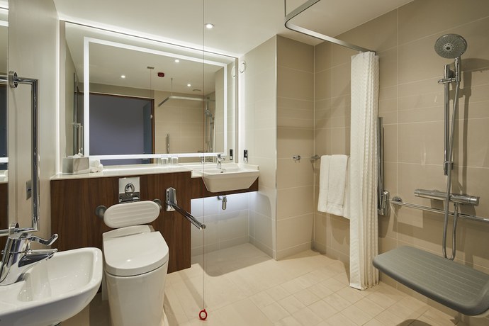 Imagen de la habitación del Hotel Courtyard by Marriott London City Airport. Foto 11