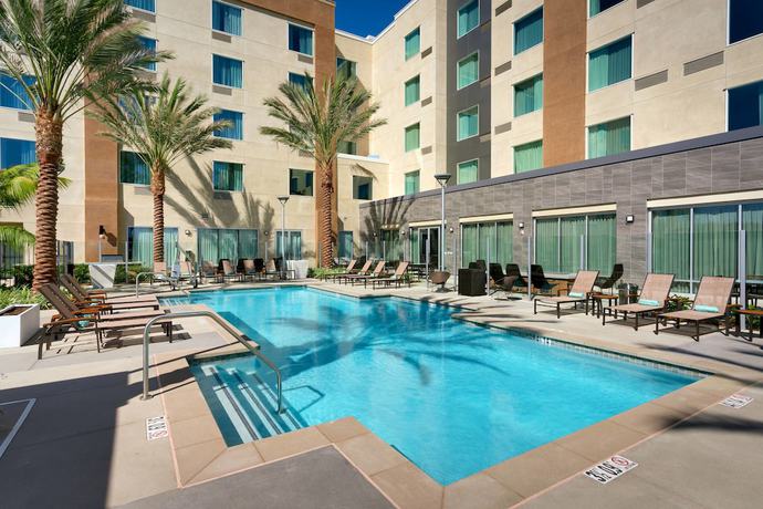 Imagen de la piscina del Hotel Courtyard by Marriott Los Angeles LAX/Hawthorne. Foto 12
