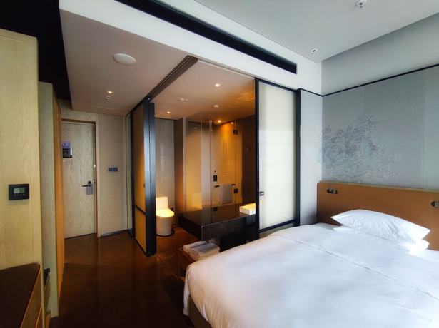 Imagen de la habitación del Hotel Courtyard by Marriott Luoyang. Foto 4