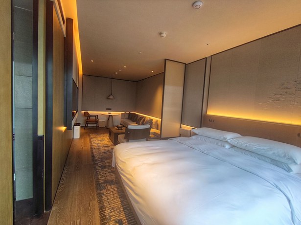 Imagen de la habitación del Hotel Courtyard by Marriott Luoyang. Foto 9
