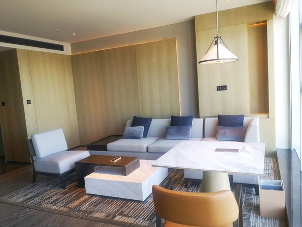 Imagen de la habitación del Hotel Courtyard by Marriott Luoyang. Foto 16