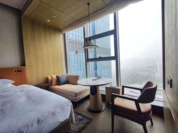 Imagen de la habitación del Hotel Courtyard by Marriott Luoyang. Foto 18