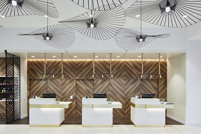 Imagen de los interiores del Hotel Courtyard by Marriott Luton Airport. Foto 17