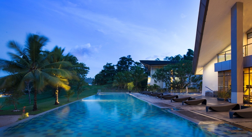 Imagen general del Hotel Courtyard by Marriott Manado. Foto 4