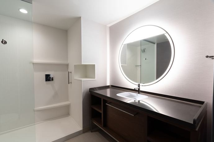 Imagen de la habitación del Hotel Courtyard by Marriott Marina del Rey. Foto 4