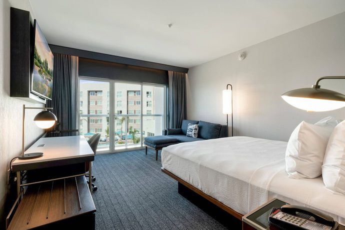 Imagen de la habitación del Hotel Courtyard by Marriott Marina del Rey. Foto 15