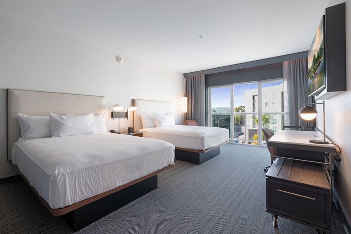 Imagen de la habitación del Hotel Courtyard by Marriott Marina del Rey. Foto 17