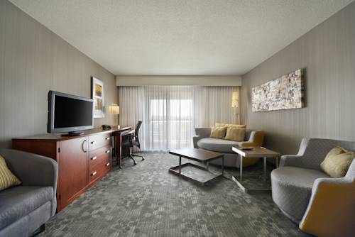 Imagen de la habitación del Hotel Courtyard by Marriott Mishawaka-University Area. Foto 3