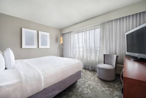 Imagen de la habitación del Hotel Courtyard by Marriott Mishawaka-University Area. Foto 6