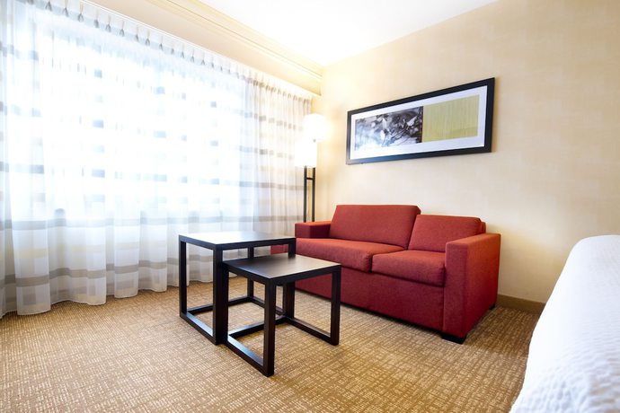 Imagen de la habitación del Hotel Courtyard by Marriott Mississauga - Airport Corporate Centre West. Foto 6