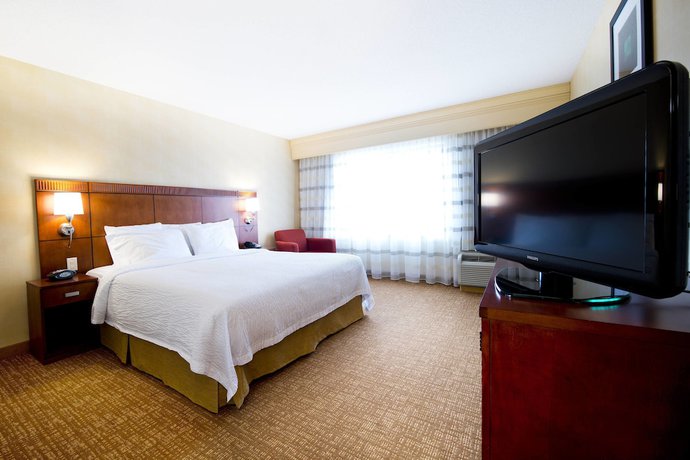 Imagen de la habitación del Hotel Courtyard by Marriott Mississauga - Airport Corporate Centre West. Foto 9