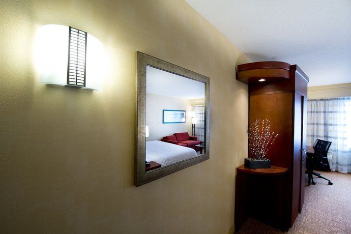 Imagen de la habitación del Hotel Courtyard by Marriott Mississauga - Airport Corporate Centre West. Foto 13