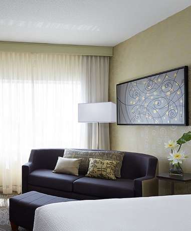 Imagen de la habitación del Hotel Courtyard by Marriott Montreal Airport. Foto 13