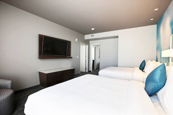 Imagen de la habitación del Hotel Courtyard by Marriott Montreal Brossard. Foto 4