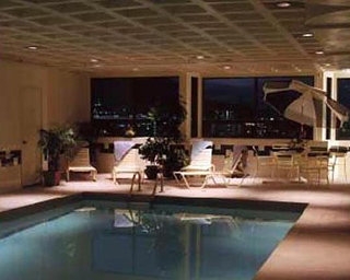 Imagen de la piscina del Hotel Courtyard by Marriott Montreal Downtown, Montreal. Foto 2