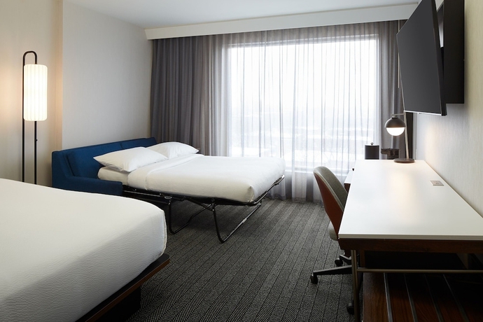 Imagen de la habitación del Hotel Courtyard by Marriott Montreal Midtown. Foto 4