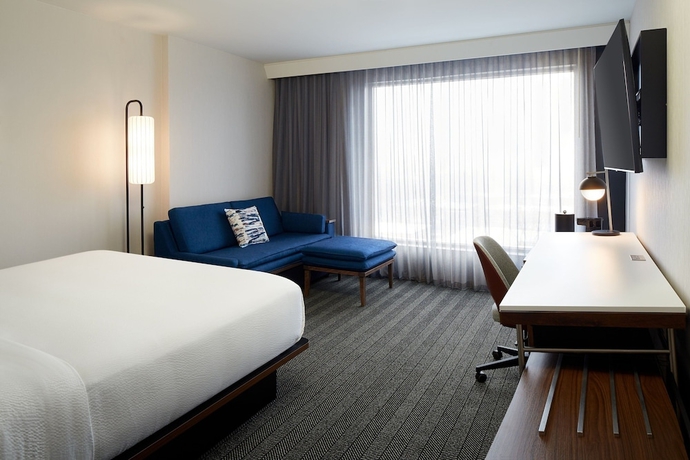 Imagen de la habitación del Hotel Courtyard by Marriott Montreal Midtown. Foto 5