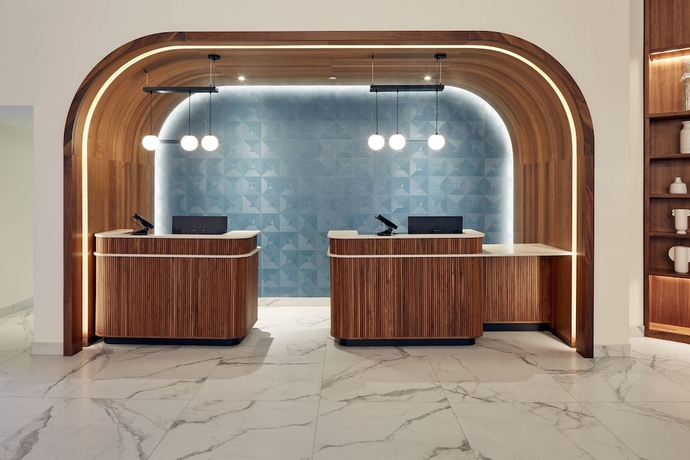 Imagen de los interiores del Hotel Courtyard by Marriott Montreal Midtown. Foto 15