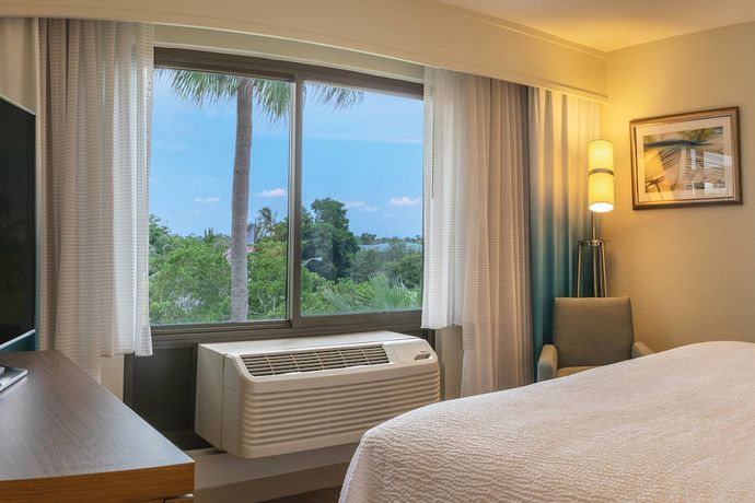 Imagen de la habitación del Hotel Courtyard by Marriott - Naples. Foto 15