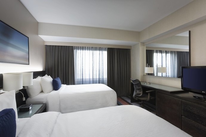 Imagen de la habitación del Hotel Courtyard by Marriott New York JFK Airport. Foto 6