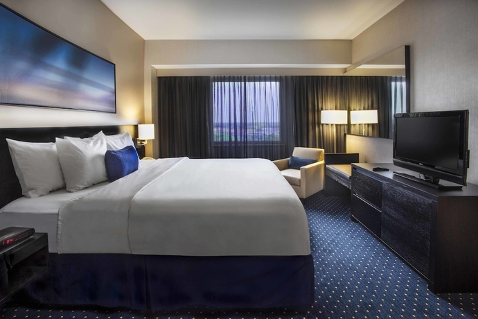 Imagen de la habitación del Hotel Courtyard by Marriott New York JFK Airport. Foto 13