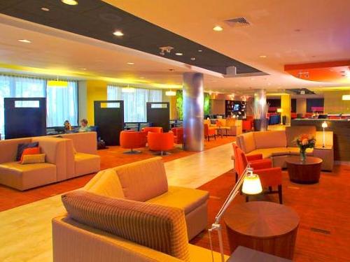Imagen general del Hotel Courtyard by Marriott New York LaGuardia Airport. Foto 2