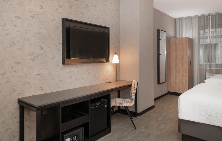 Imagen de la habitación del Hotel Courtyard by Marriott New York World Trade Center Area. Foto 12