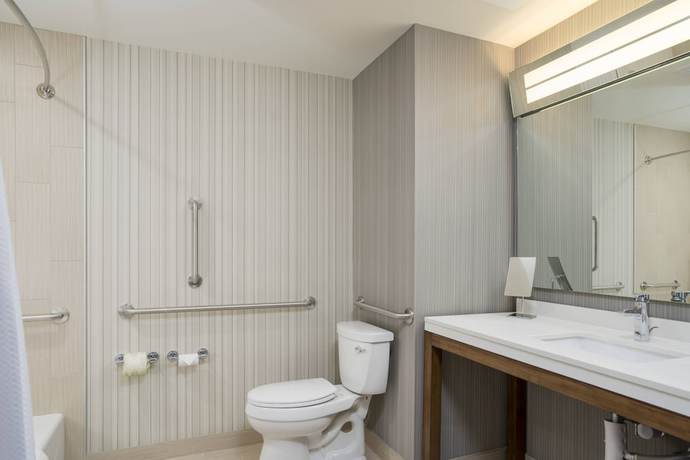 Imagen de la habitación del Hotel Courtyard by Marriott Niagara Falls, USA. Foto 6