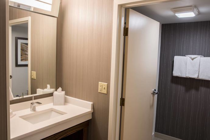 Imagen de la habitación del Hotel Courtyard by Marriott Norwich. Foto 5