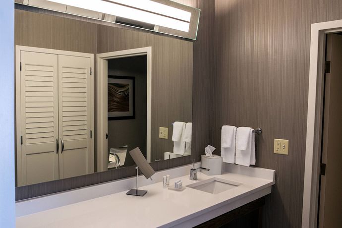 Imagen de la habitación del Hotel Courtyard by Marriott Norwich. Foto 10