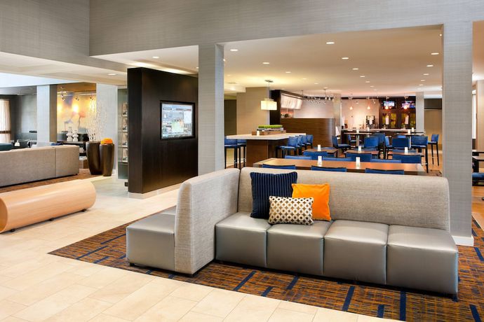 Imagen de los interiores del Hotel Courtyard by Marriott Oakland Airport. Foto 18