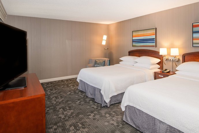 Imagen de la habitación del Hotel Courtyard by Marriott Oakland Airport. Foto 8