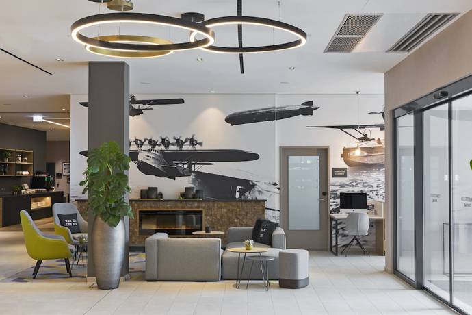 Imagen de los interiores del Hotel Courtyard by Marriott Oberpfaffenhofen Munich South. Foto 19