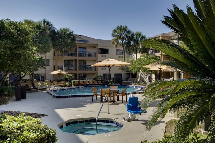 Imagen de la piscina del Hotel Courtyard by Marriott Ocala. Foto 20