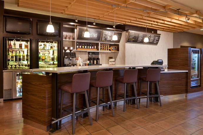 Imagen del bar/restaurante del Hotel Courtyard by Marriott Ocala. Foto 7
