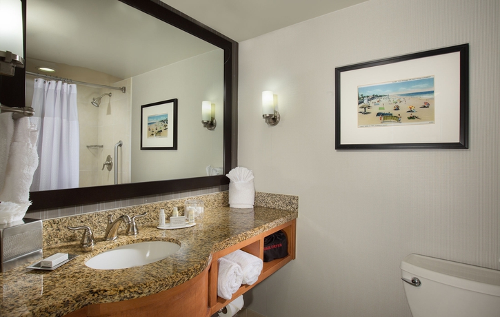 Imagen de la habitación del Hotel Courtyard by Marriott Oceanside Fort Lauderdale Beach. Foto 9