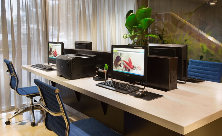 Imagen de los interiores del Hotel Courtyard by Marriott Oceanside Fort Lauderdale Beach. Foto 12