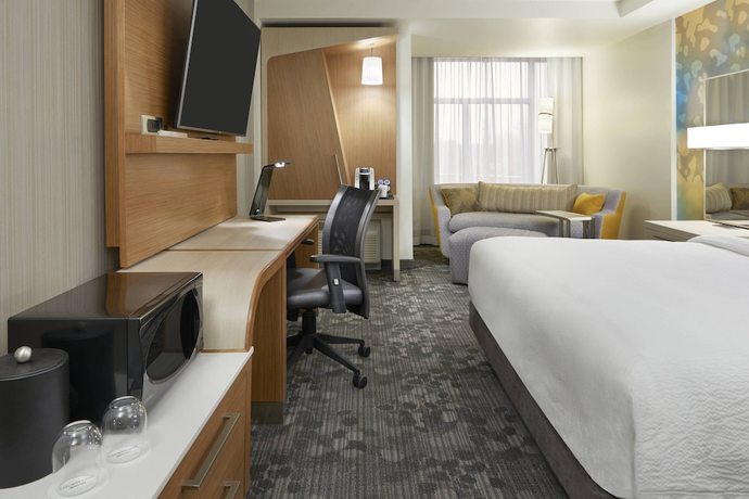 Imagen de la habitación del Hotel Courtyard by Marriott Oshawa. Foto 7
