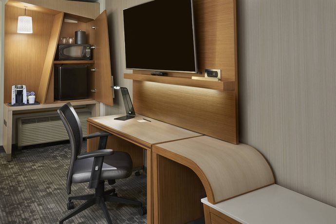 Imagen de la habitación del Hotel Courtyard by Marriott Oshawa. Foto 9